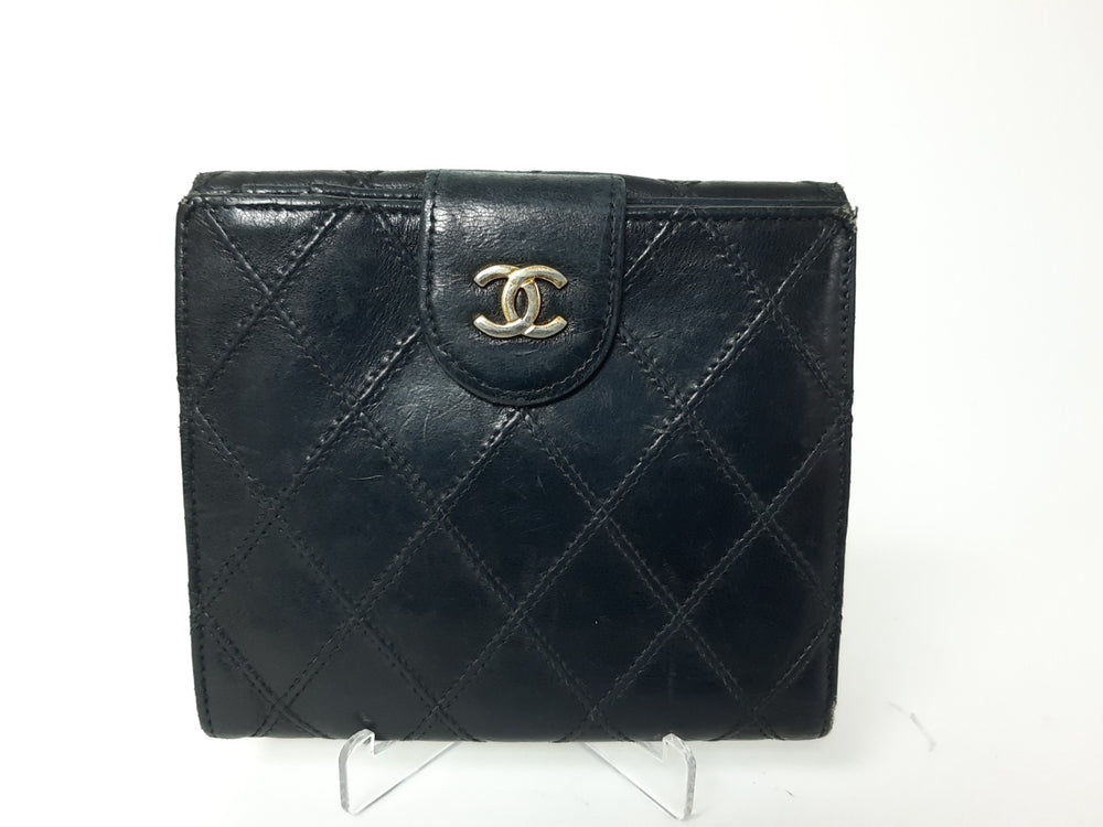 Chanel Bicolore Quilted Leather Folding Wallet Black CC Logo Silver1