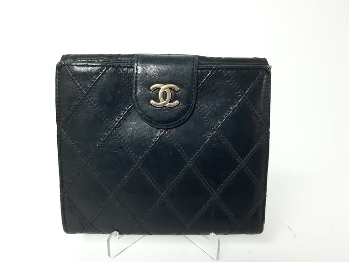 Chanel Bicolore Quilted Leather Folding Wallet Black CC Logo Silver1