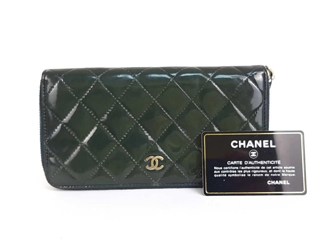 CHANEL Matelasse Quilted Navy Bkack Leather Zip Around Long Wallet CC Logo Used0