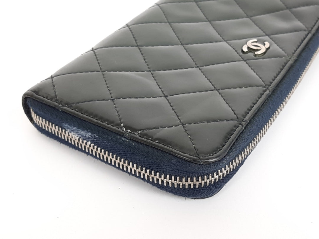 CHANEL Matelasse Quilted Navy Bkack Leather Zip Around Long Wallet CC Logo Used6