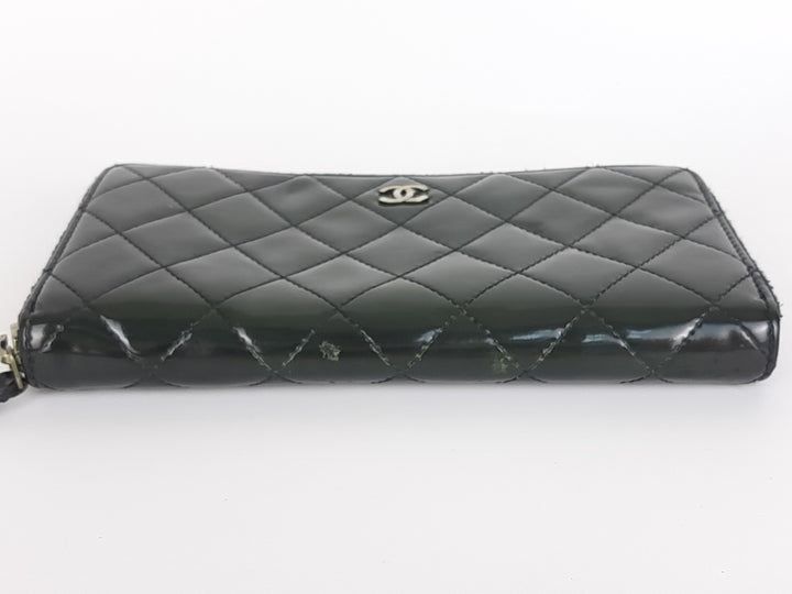 CHANEL Matelasse Quilted Navy Bkack Leather Zip Around Long Wallet CC Logo Used3