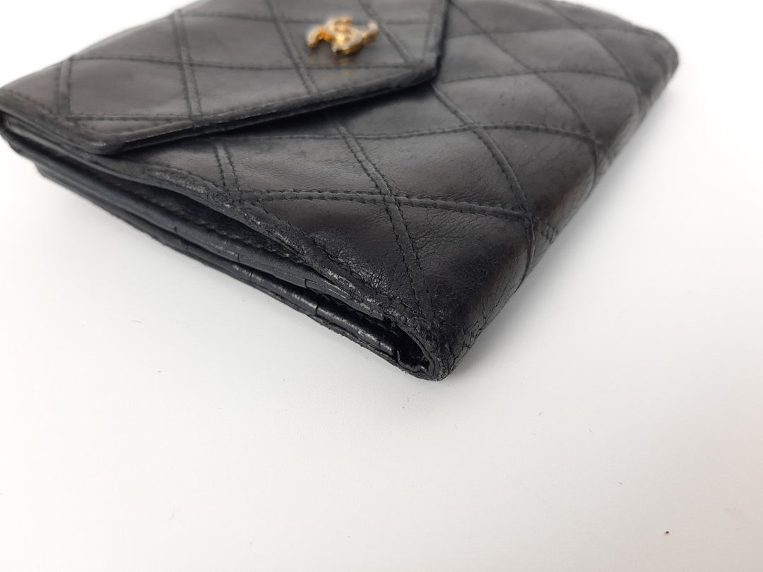 Chanel Bicolore Quilted Leather Folding Wallet Black CC Logo Silver2