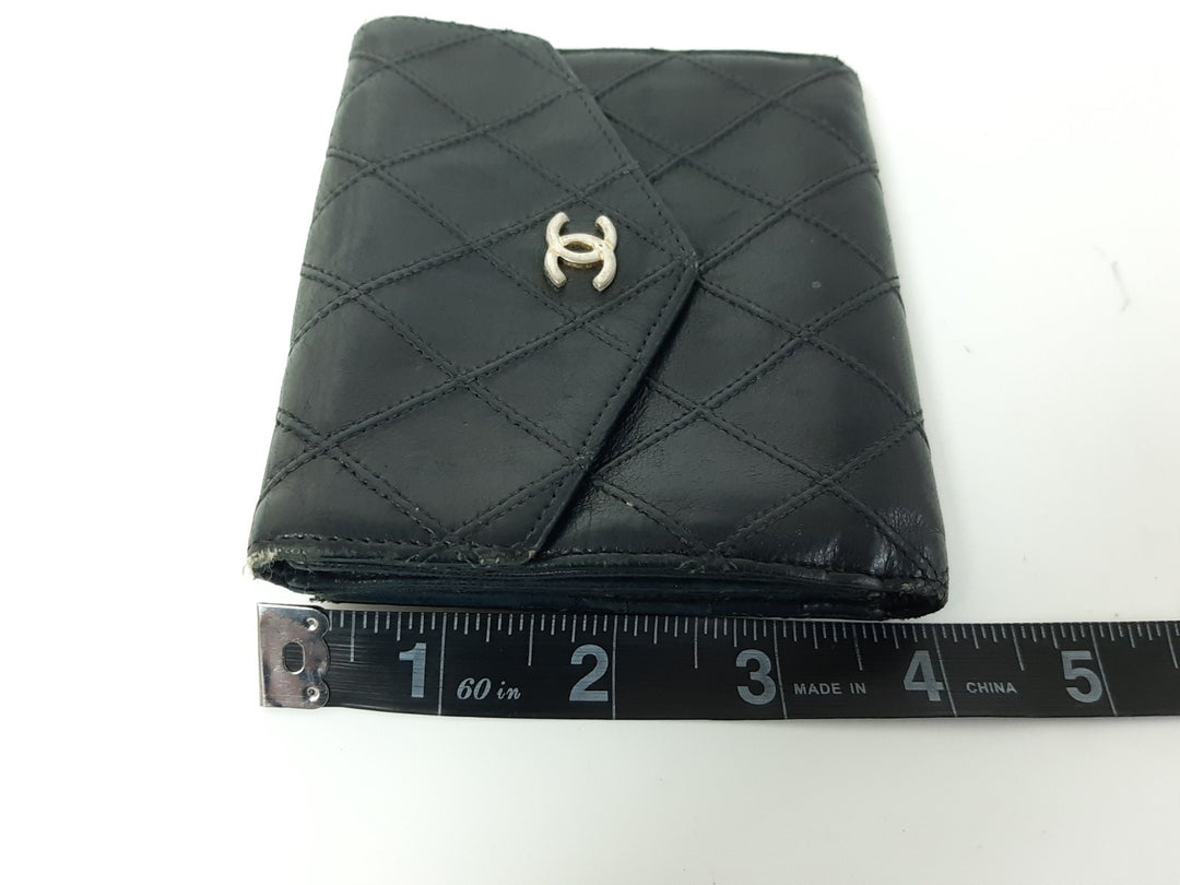 Chanel Bicolore Quilted Leather Folding Wallet Black CC Logo Silver12