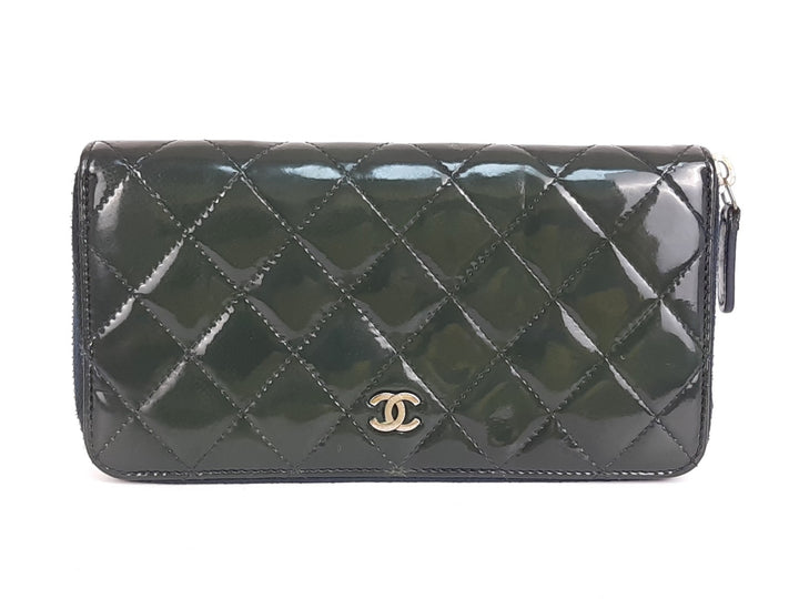 CHANEL Matelasse Quilted Navy Bkack Leather Zip Around Long Wallet CC Logo Used1