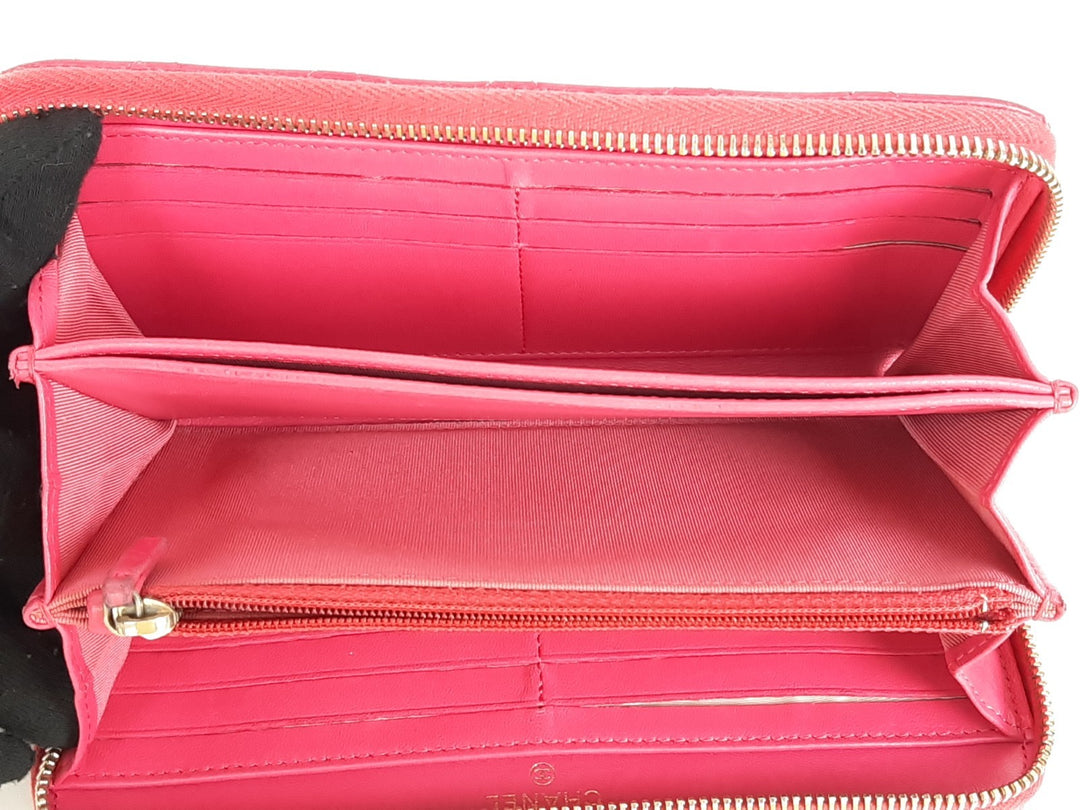 CHANEL Matelasse Quilted Pink Leather Zip Around Long Wallet CC Logo Used13