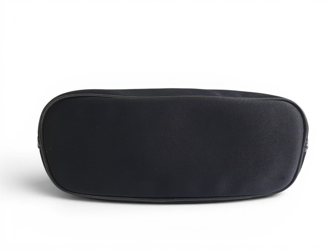 Gucci Bag Accessory Pouch Purse GG Canvas Black Silver Hardware5