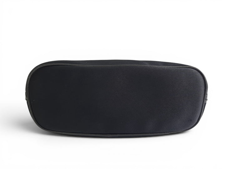Gucci Bag Accessory Pouch Purse GG Canvas Black Silver Hardware5