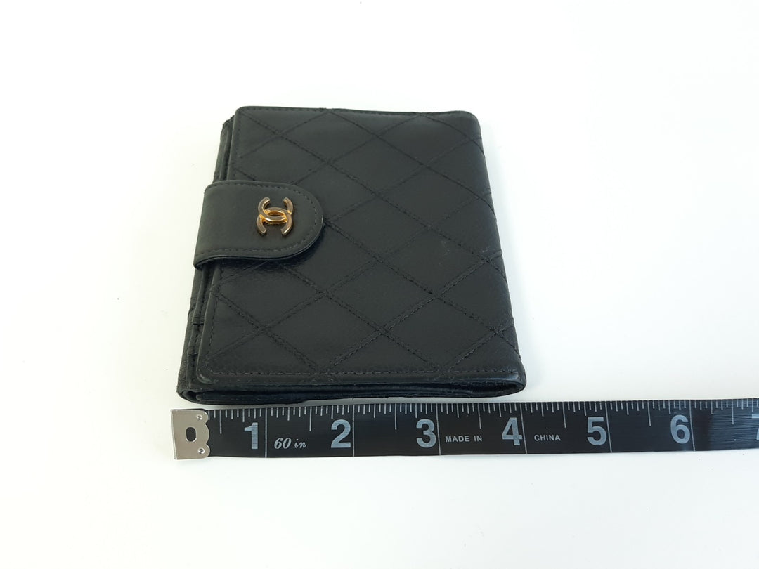 Chanel Bicolore Quilted Leather Folding Wallet Black CC Logo Silver9