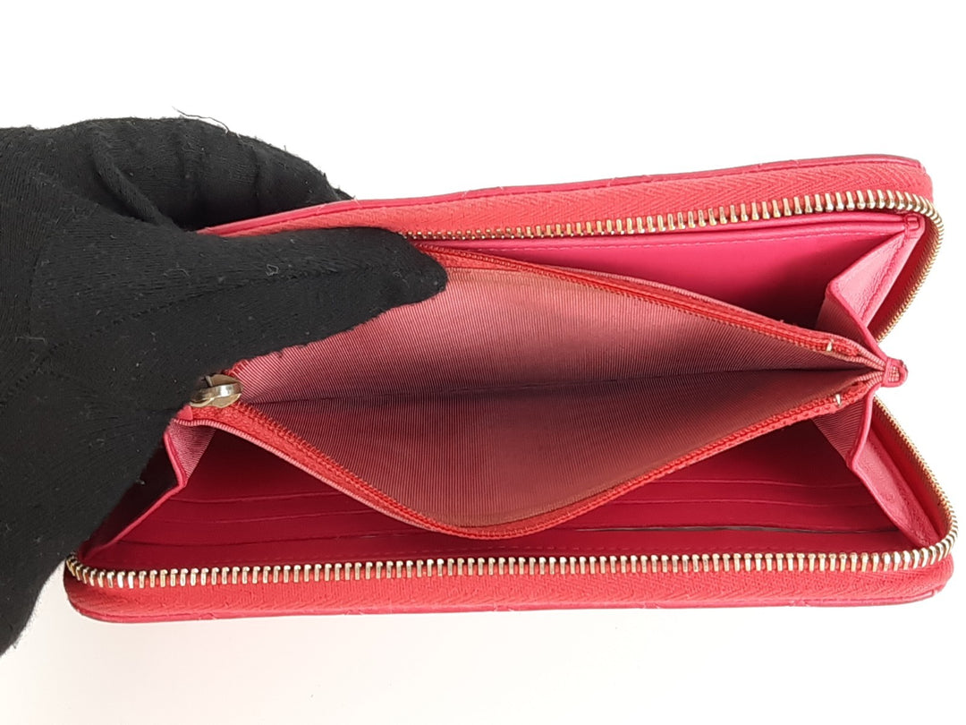 CHANEL Matelasse Quilted Pink Leather Zip Around Long Wallet CC Logo Used15